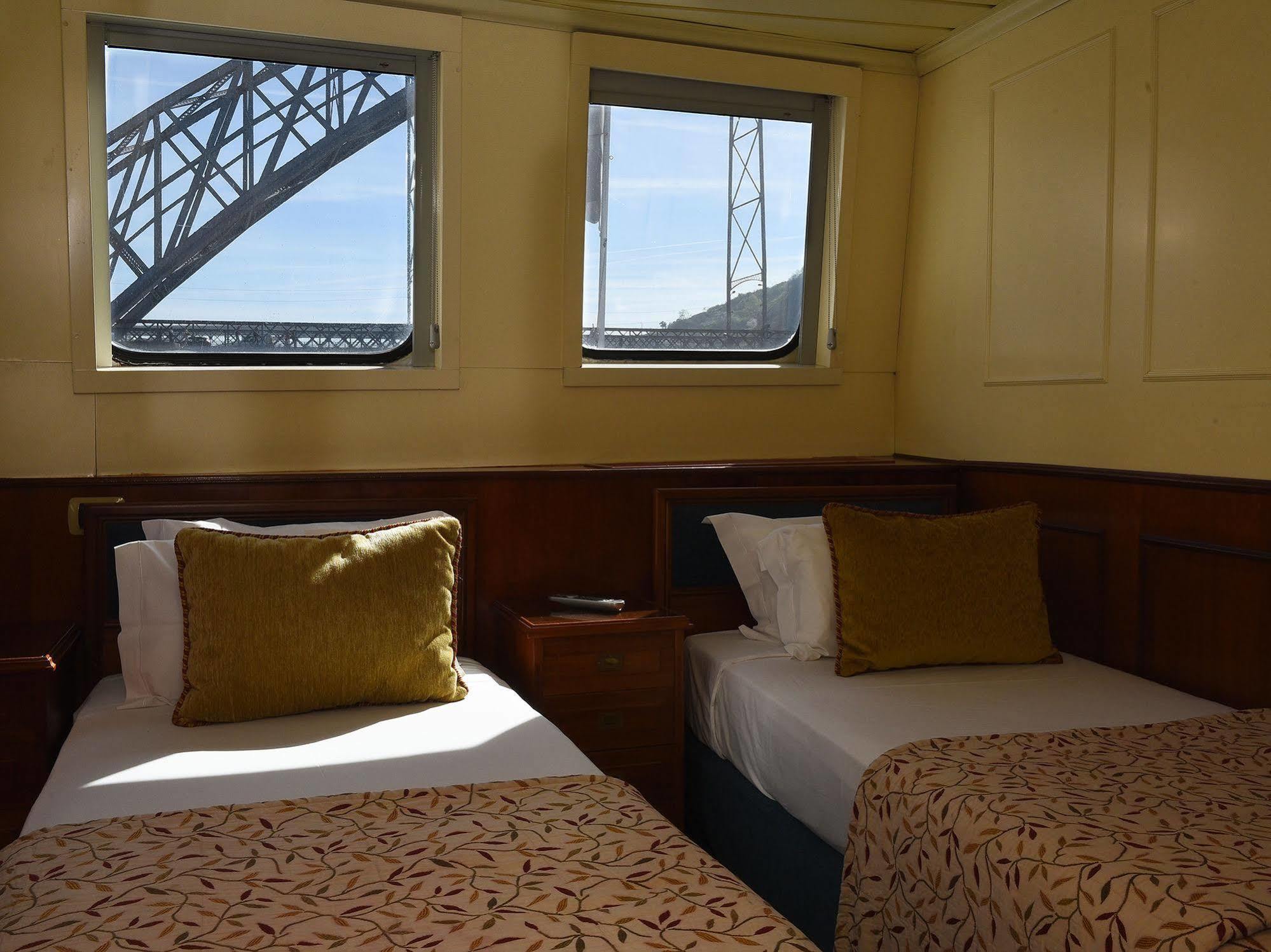Invicta Ribeira Boat Hotel OOporto Extérieur photo